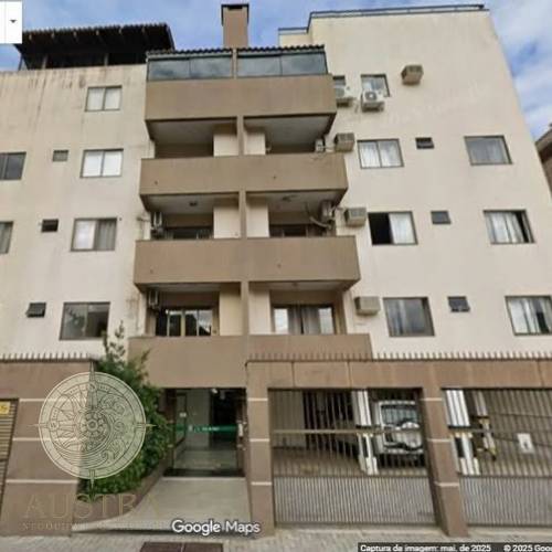 Apartamento com 02 dormit�rios em Bombas