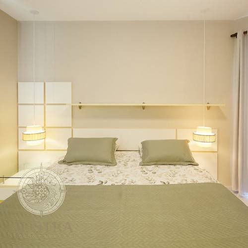 Casa ampla com piscina, 6 dormit�rios e a 50m da p
