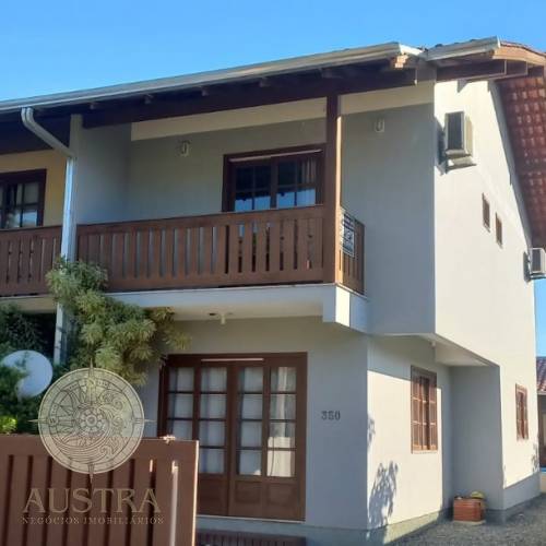 Casa com piscina para loca��o anual  (LOCADA)