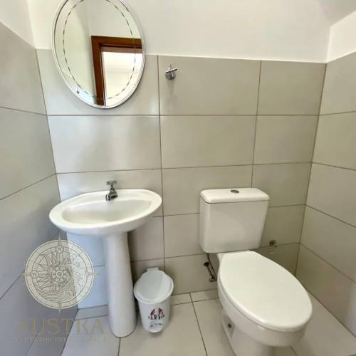 Casa com piscina para loca��o anual  (LOCADA)