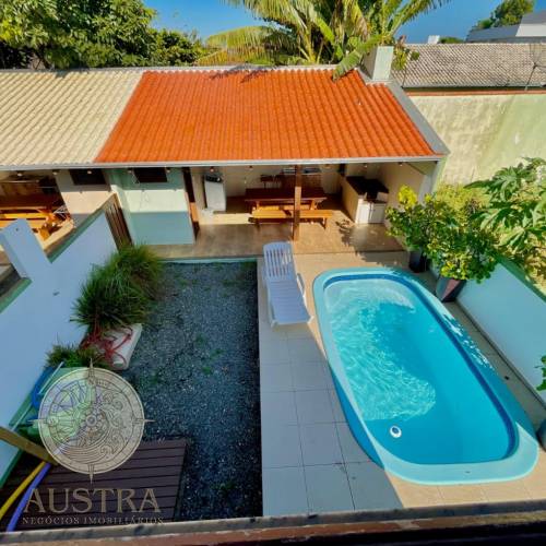 Casa com piscina para loca��o anual  (LOCADA)