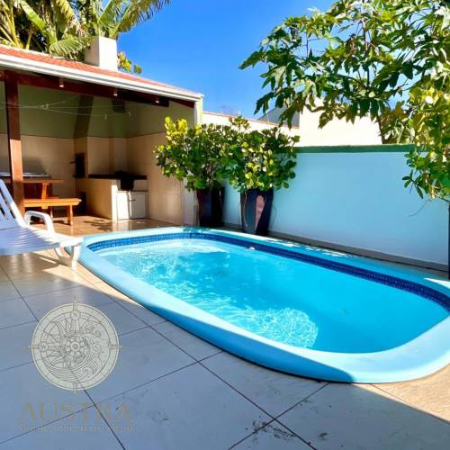 Casa com piscina para loca��o anual  (LOCADA)