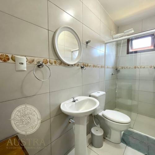 Casa com piscina para loca��o anual  (LOCADA)