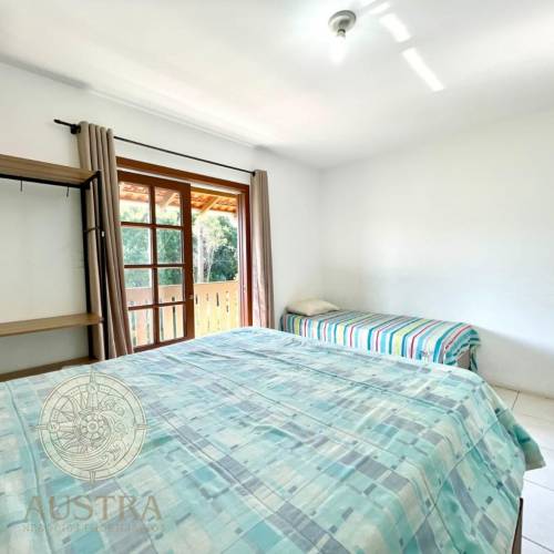 Casa com piscina para loca��o anual  (LOCADA)