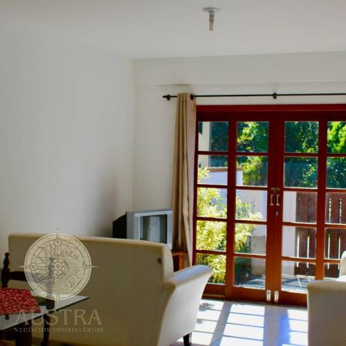 Casa com piscina para loca��o anual (LOCADA)