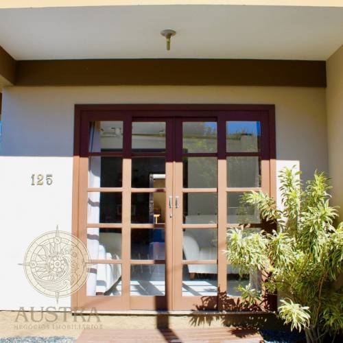 Casa com piscina para loca��o anual (LOCADA)