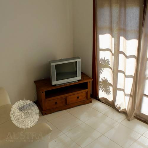 Casa com piscina para loca��o anual (LOCADA)