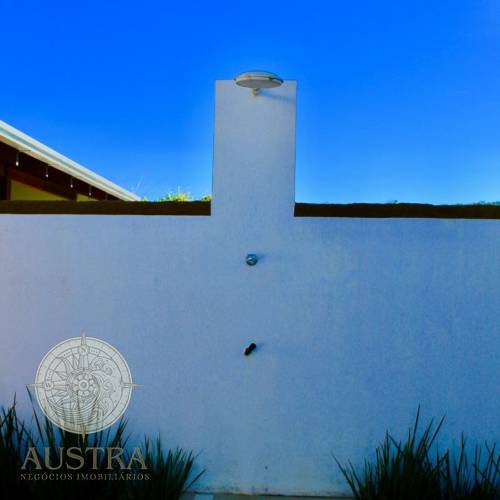 Casa com piscina para loca��o anual (LOCADA)