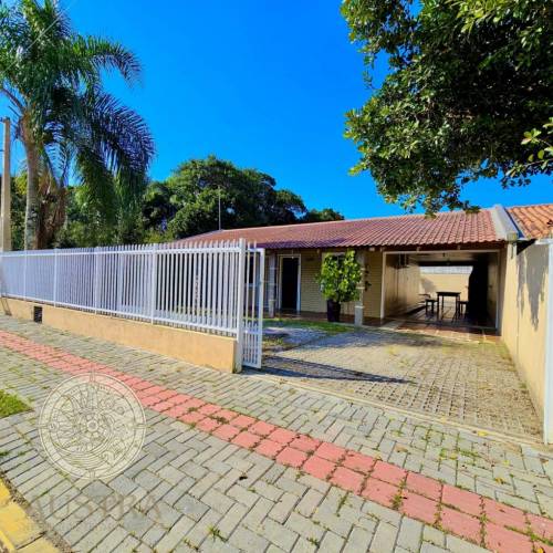 Casa com piscina  (LOCADA)