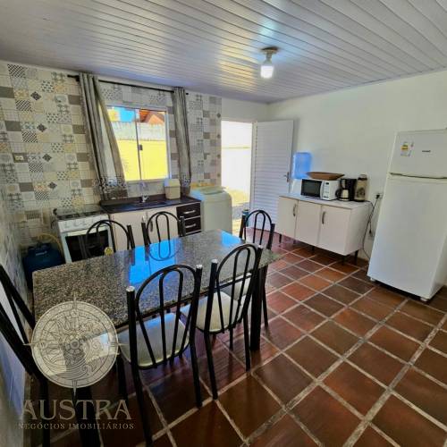 Casa com piscina  (LOCADA)