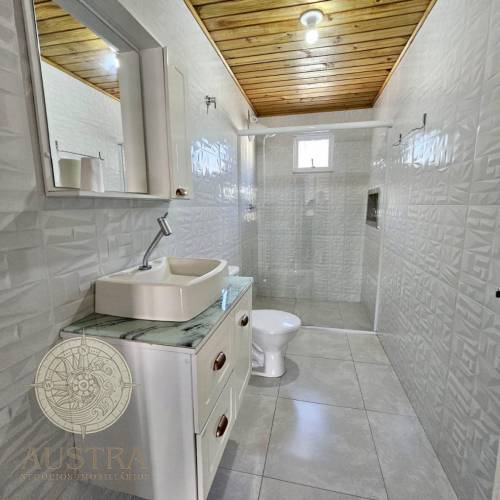 Casa com piscina  (LOCADA)