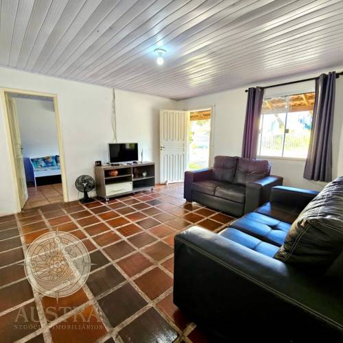 Casa com piscina  (LOCADA)
