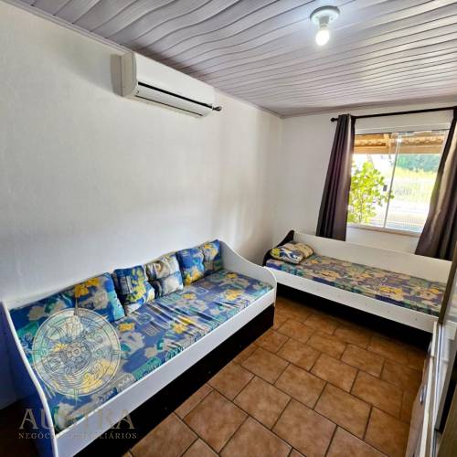 Casa com piscina  (LOCADA)