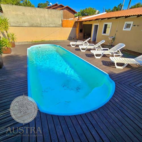 Casa com piscina  (LOCADA)