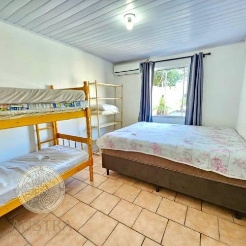 Casa com piscina  (LOCADA)