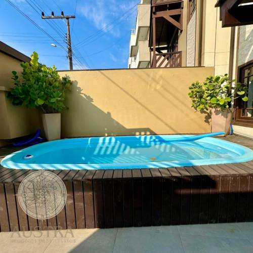Sobrado com piscina