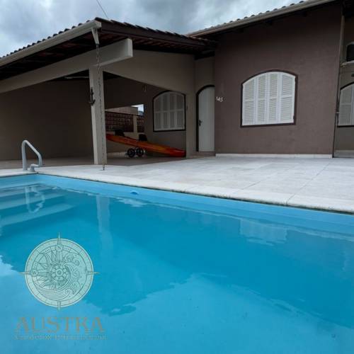 Casa com piscina