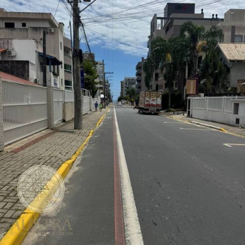 Sobrado em Bombas