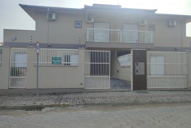 LOCADO - Sobrado no Mariscal (LOCADA)