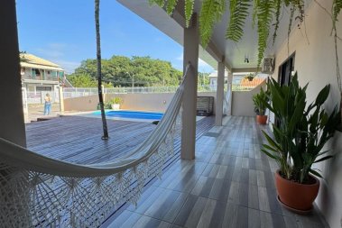 Casa com piscina 