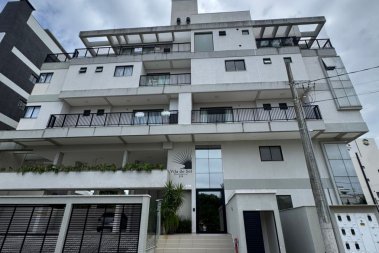Apartamento com 03 su�tes